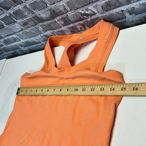 Lululemon top - Picture 6 of 7